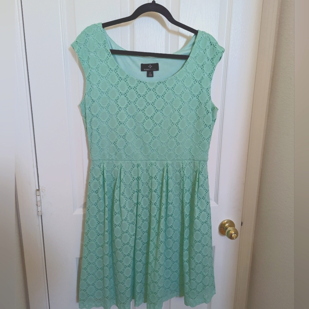 Women's lined teal lace dress‎